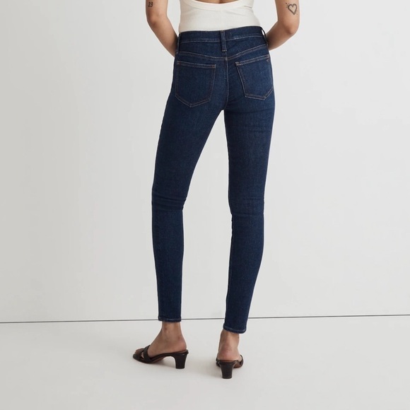 Madewell 8” Skinny Jeans in Cortland Wash - Picture 2 of 10